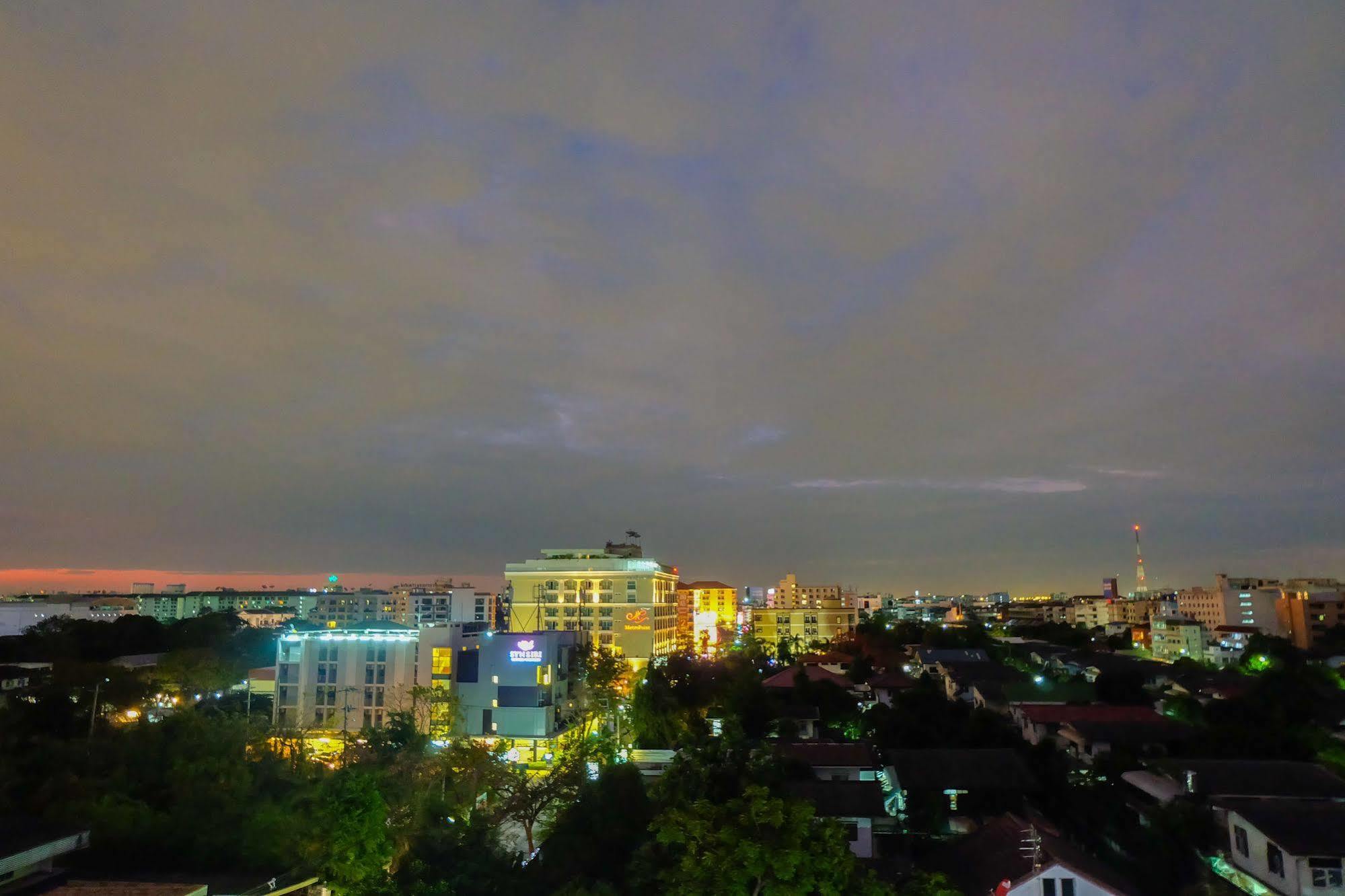 Baron Residence Bangkok Exteriér fotografie